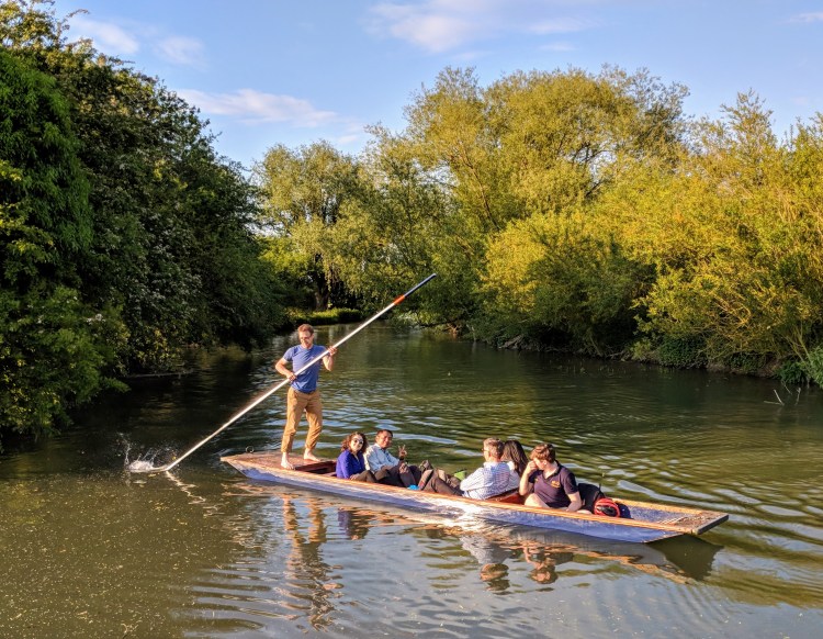 Group punting on river cam