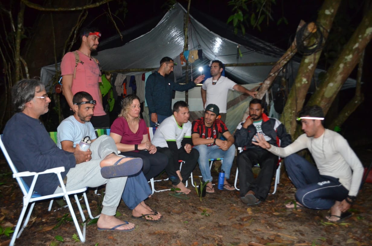 Jari tall tree trip - Discussion at camp - Rafael Aleixo